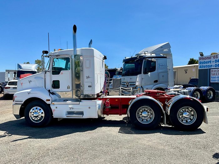 2011 Kenworth T402 Low Tare Spec 50 T Gcm It Slp Rwc $81360+Gst KENWORTH T402 IT SLEEPER WHITE