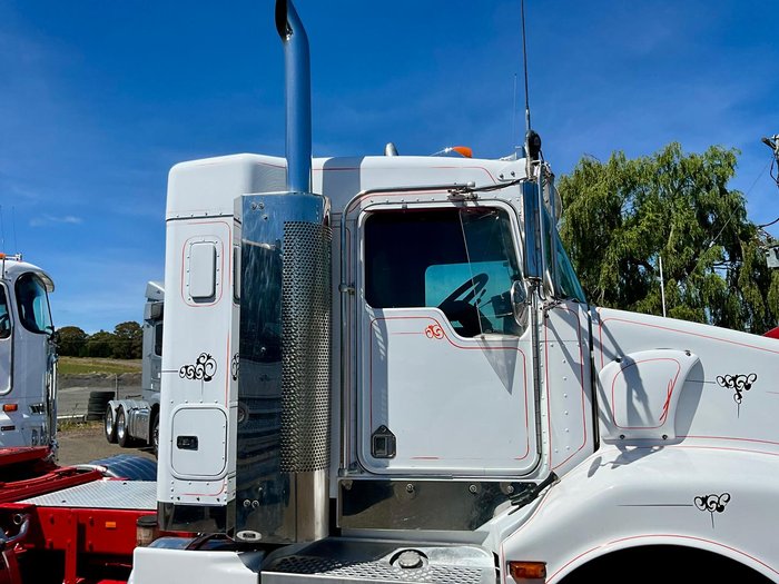 2011 Kenworth T402 Low Tare Spec 50 T Gcm It Slp Rwc $81360+Gst KENWORTH T402 IT SLEEPER WHITE