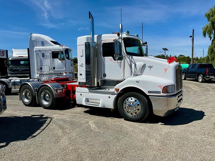 2011 Kenworth T402 Low Tare Spec 50 T Gcm It Slp Rwc $81360+Gst KENWORTH T402 IT SLEEPER WHITE