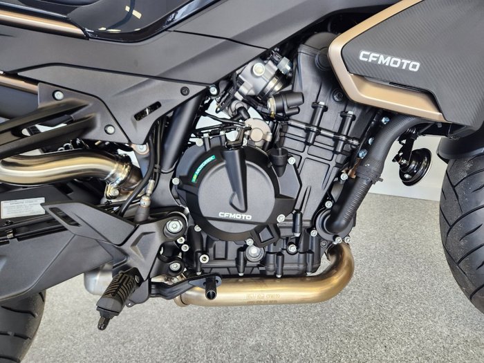 2023 CFMOTO NK ADVANCE BLACK