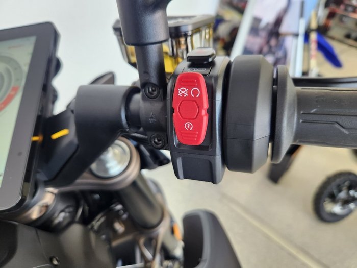 2023 CFMOTO NK ADVANCE BLACK