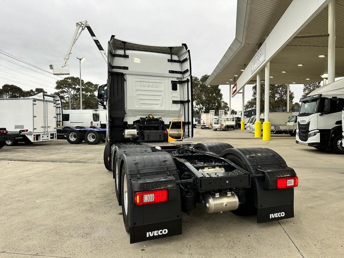 2023 Iveco S-Way AS700 WHITE