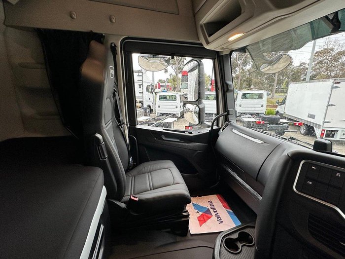 2023 Iveco S-Way AS700 WHITE