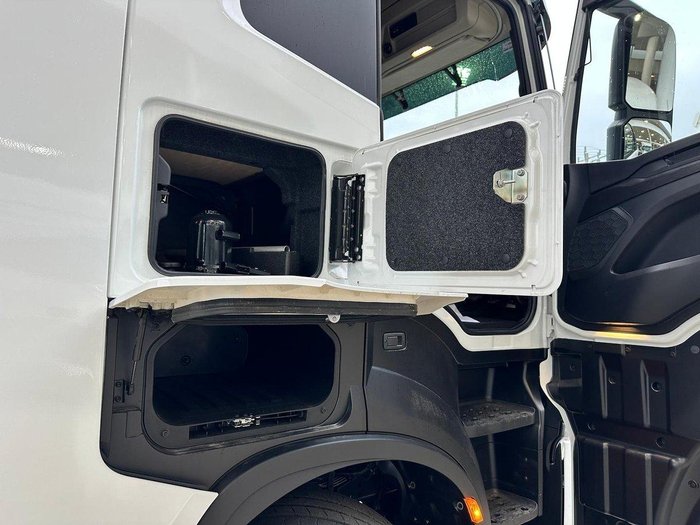 2023 Iveco S-Way AS700 WHITE