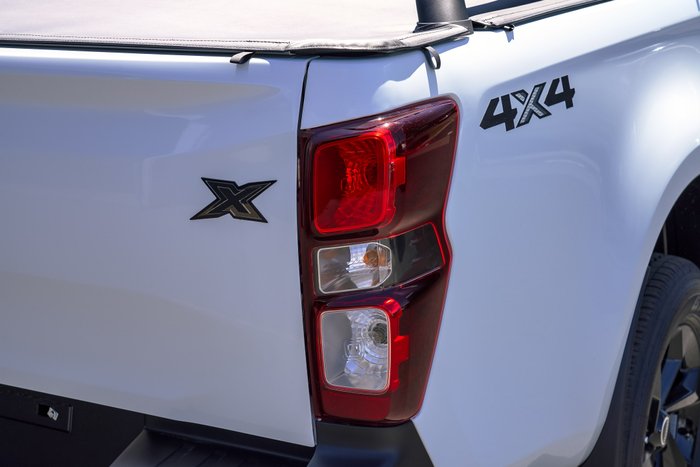 2025 Isuzu D-MAX X-RIDER