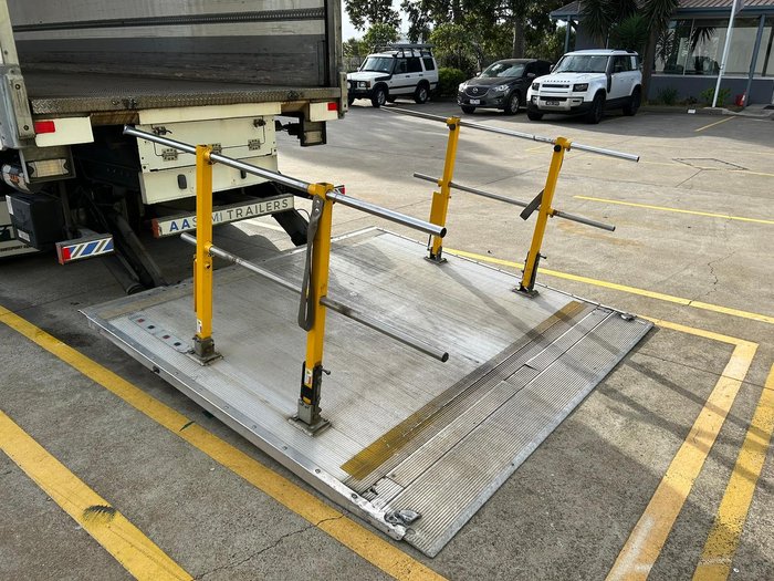 2017 FTE St2 14 Pallet, Tail Gate, Tri Zone