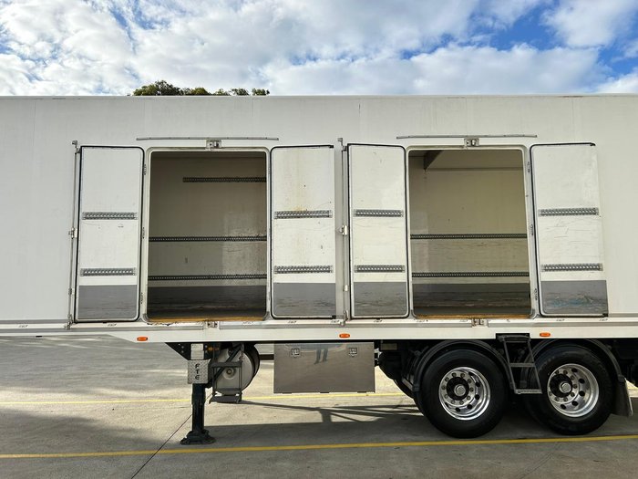 2017 FTE St2 14 Pallet, Tail Gate, Tri Zone
