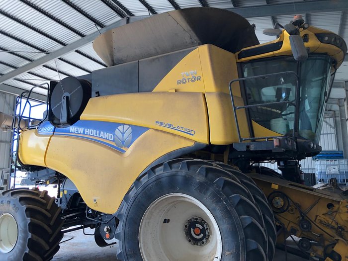 2018 New Holland Cr8.90 Yellow