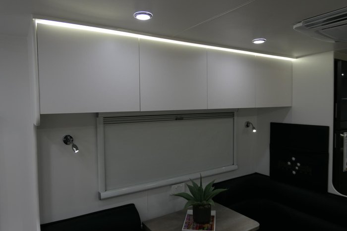 2024 GREAT AUSSIE 2OURER LARGE BATHROOM