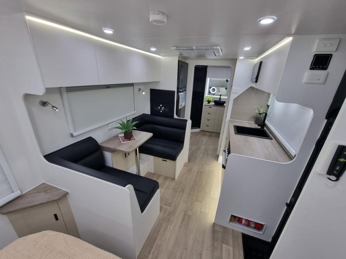 2024 GREAT AUSSIE 2OURER LARGE BATHROOM