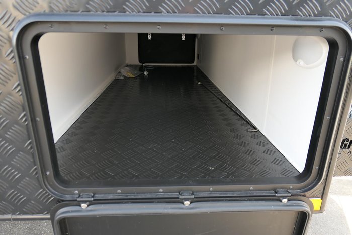 2024 GREAT AUSSIE 2OURER LARGE BATHROOM