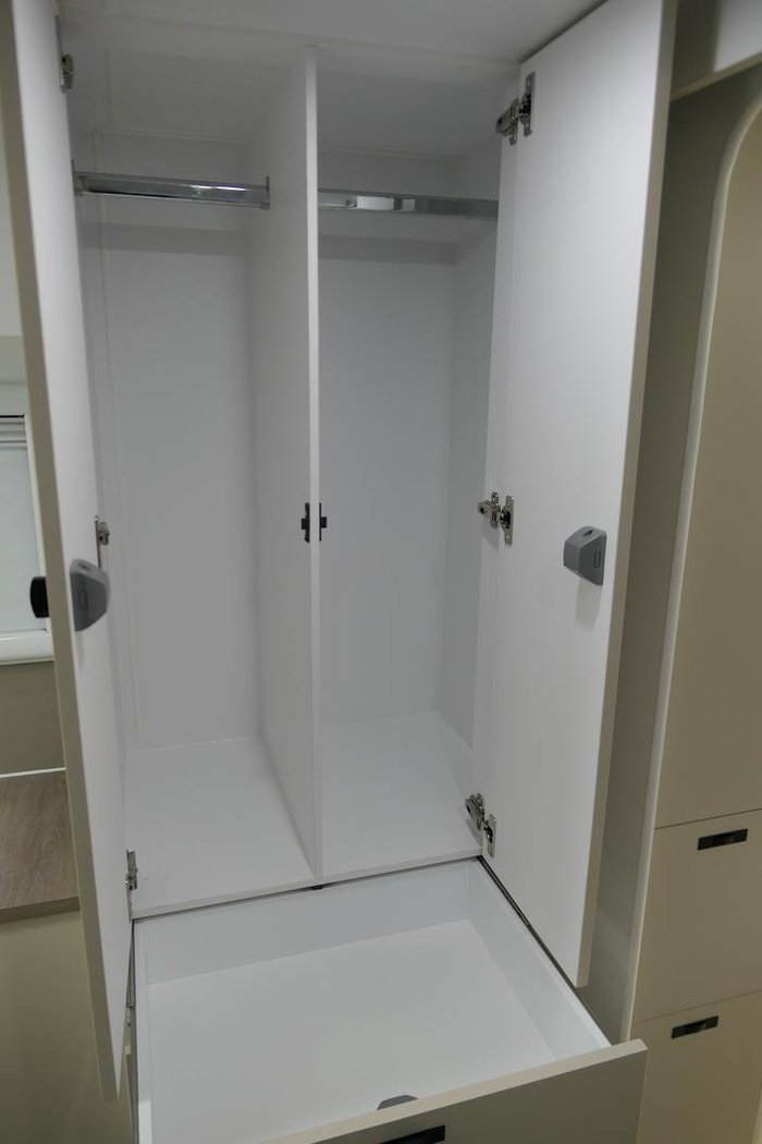 2024 GREAT AUSSIE 2OURER LARGE BATHROOM