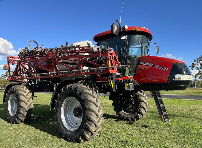 2014 CASE IH 4430 Patriot Sprayer
