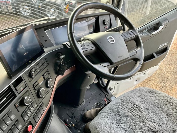 2022 Volvo Fh700 2Xl Globetrotter 240000Klm Suit New $360000+Gst Rt Wty FH 700 GLOBETROTTER 2XL WHITE