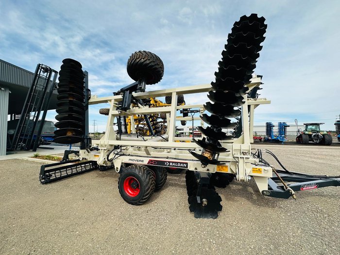 0 BALDAN MOVERE TANDEM 88 PLATE FOLDING 8.7m LEVELING DISC W REAR ROLLER DEMO