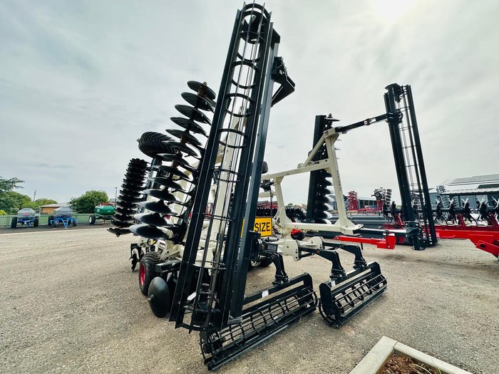 0 BALDAN MOVERE TANDEM 88 PLATE FOLDING 8.7m LEVELING DISC W REAR ROLLER DEMO