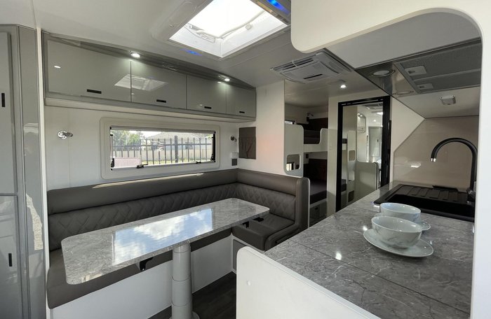 2023 JB Caravans Dirt Road Xtreme (20') Family