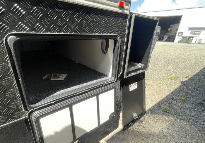 2023 JB Caravans Dirt Road Xtreme (20') Family