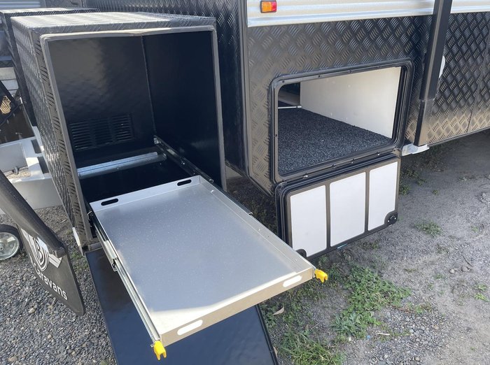 2023 JB Caravans Dirt Road Xtreme (20') Family