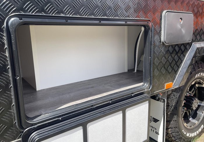 2023 JB Caravans Dirt Road Xtreme (20') Family