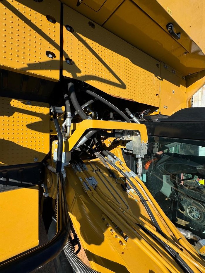 2022 Caterpillar 323