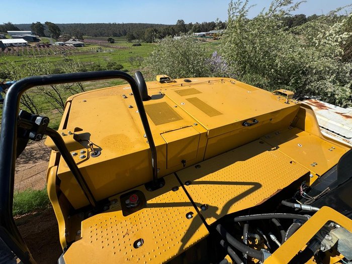 2022 Caterpillar 323