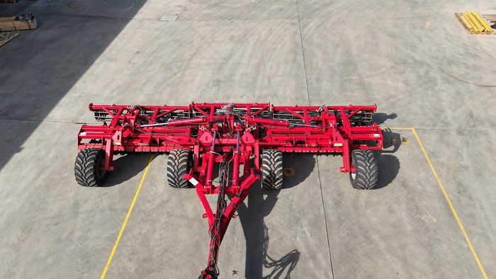 2023 Tatu 70010 Heavy Duty 7.6M 60 Plate Speed Disc - Ex Hire RED