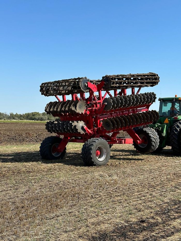 2023 Tatu 70010 Heavy Duty 7.6M 60 Plate Speed Disc - Ex Hire RED