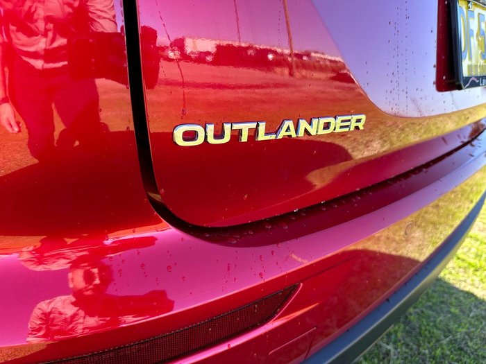 2022 Mitsubishi Outlander ES ZM MY23 Red Diamond