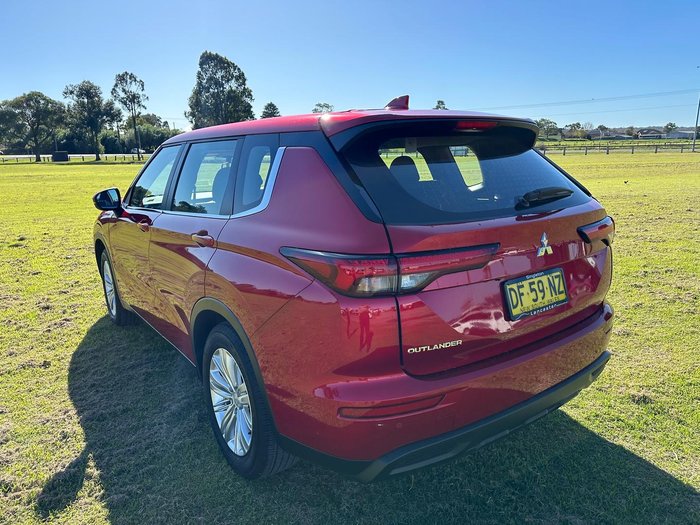 2022 Mitsubishi Outlander ES ZM MY23 Red Diamond