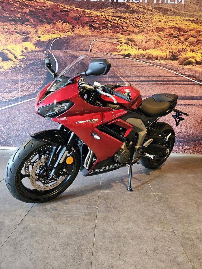 2024 Triumph Daytona 660 LAMS Daytona Black