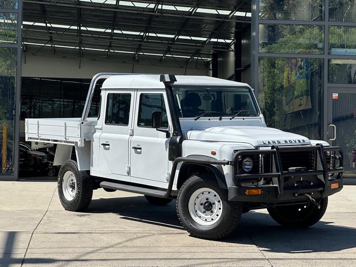 2013 Land Rover Defender 130 MY13 4X4 Fuji White