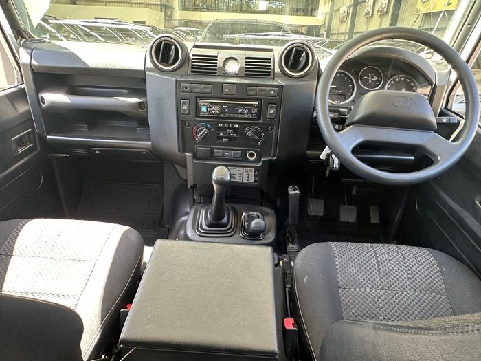 2013 Land Rover Defender 130 MY13 4X4 Fuji White