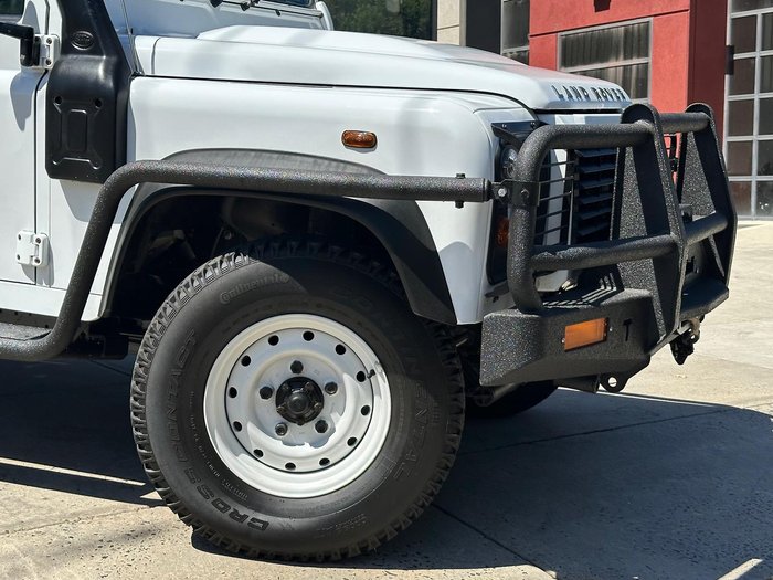 2013 Land Rover Defender 130 MY13 4X4 Fuji White