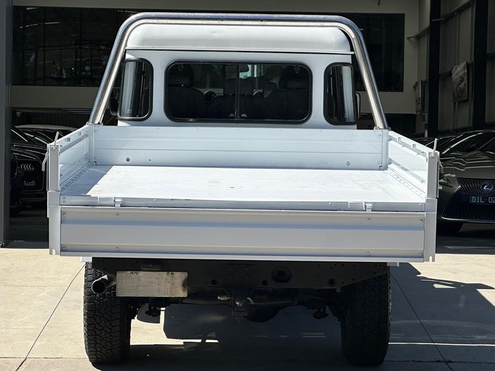 2013 Land Rover Defender 130 MY13 4X4 Fuji White