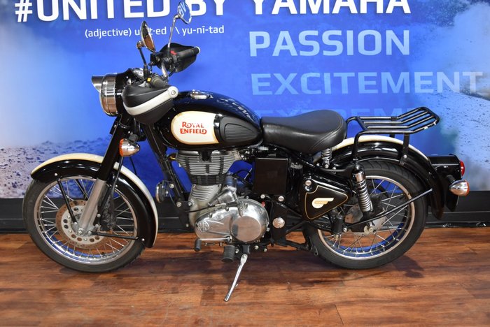2017 Royal Enfield CLASSIC 500 BLACK