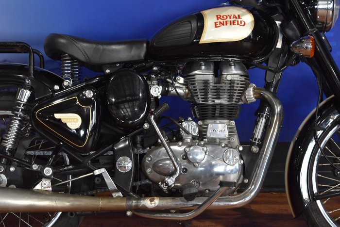 2017 Royal Enfield CLASSIC 500 BLACK