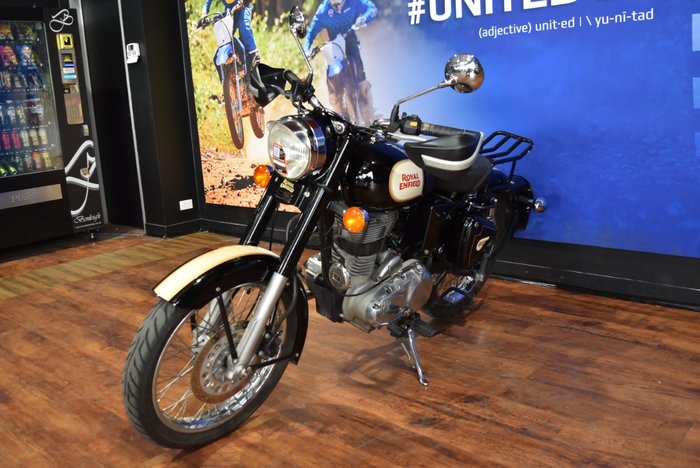 2017 Royal Enfield CLASSIC 500 BLACK