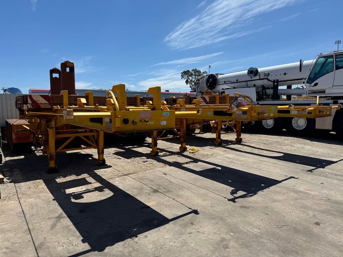 2012 Grove GMK6300L White