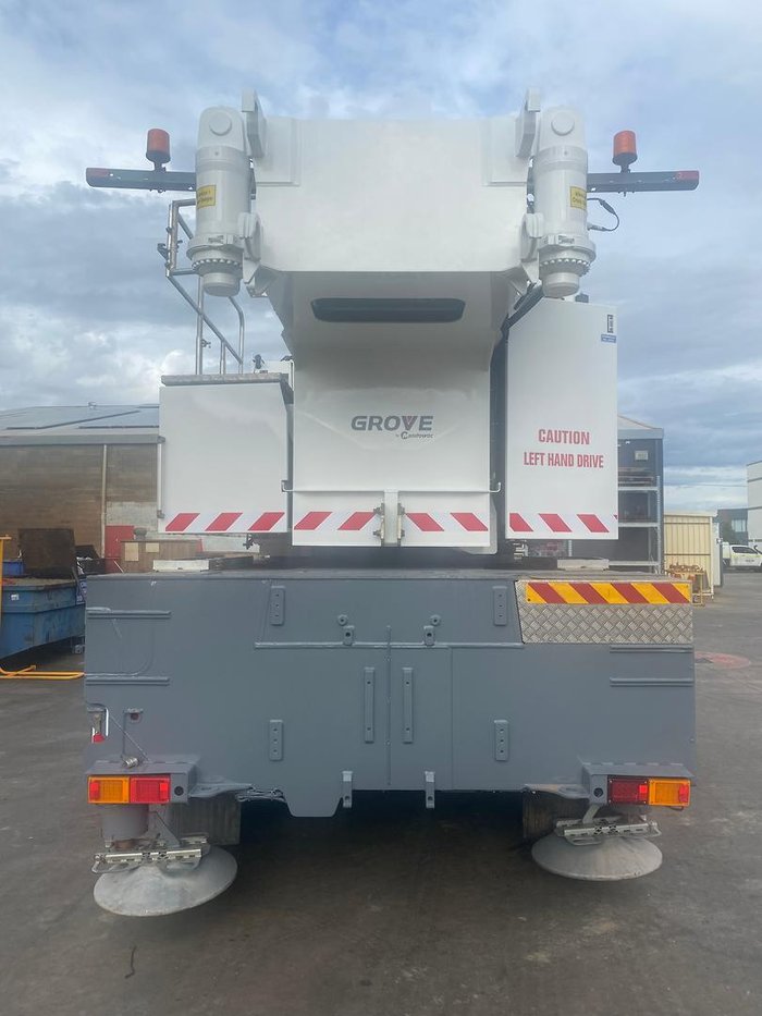 2012 Grove GMK6300L White