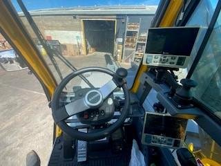 2024 GROVE GRT8100 1 Yellow