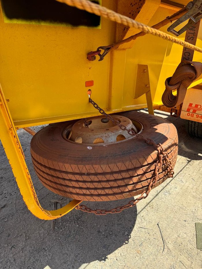 2012 Grove GMK6300L White