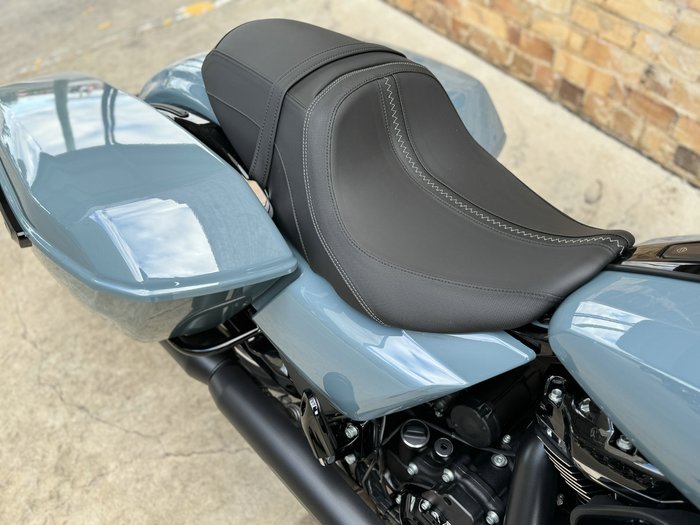 2023 HARLEY-DAVIDSON STREET GLIDE (FLHX) ROAD SHARKSKIN BLUE
