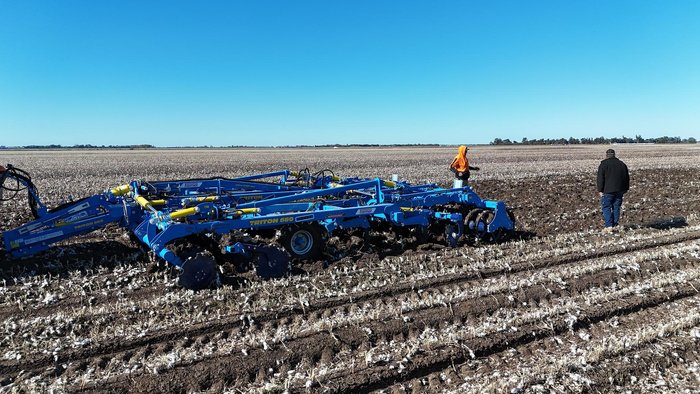 0 Farmet Triton Heavy 660Ps Combined Disc And Tyne Cultivator BLUE