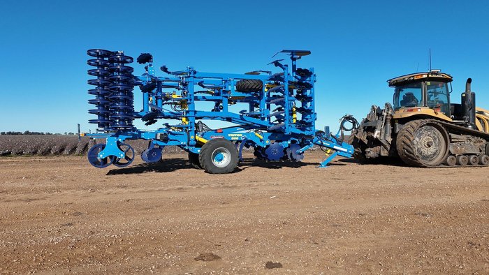 0 Farmet Triton Heavy 660Ps Combined Disc And Tyne Cultivator BLUE