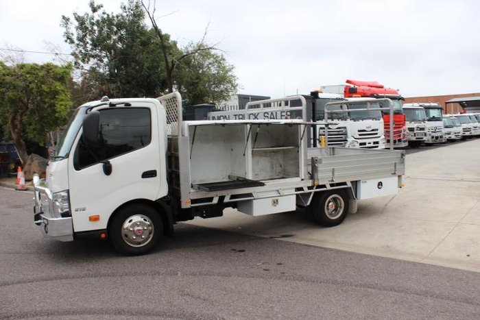 2016 Hino 300 616 616 AUTO WHITE