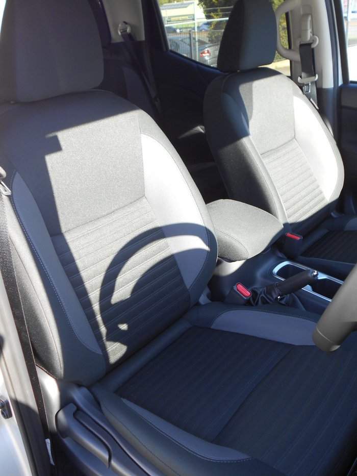 2025 NISSAN NAVARA ST-X