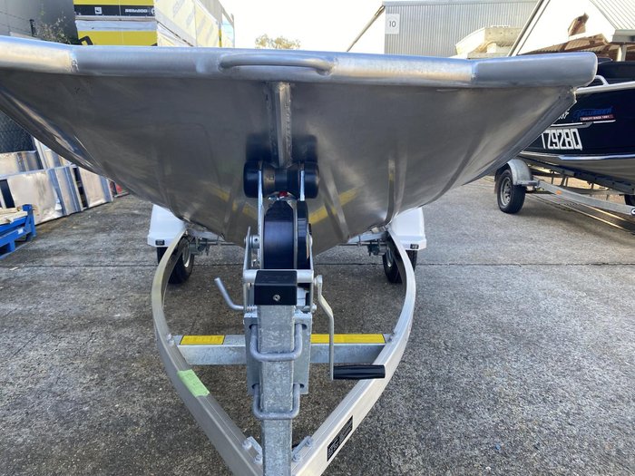 2024 QUINTREX F370 Outback Explorer