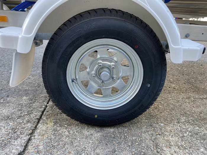 2024 QUINTREX F370 Outback Explorer