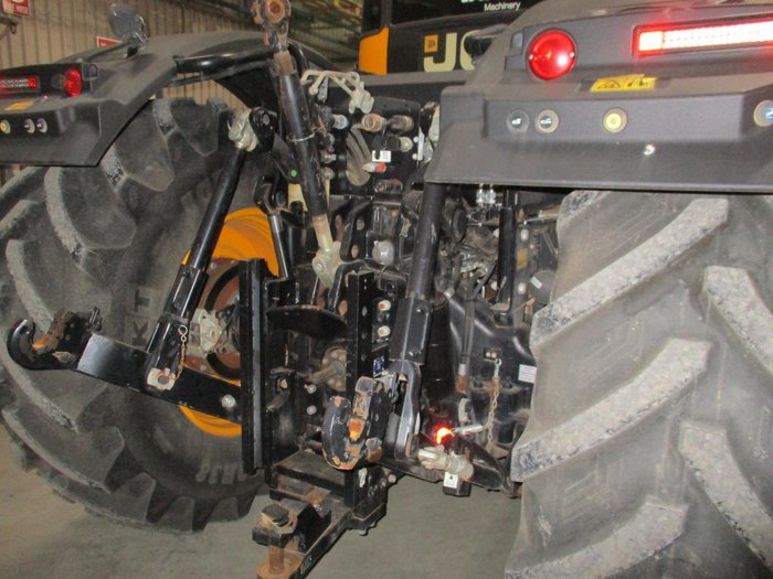 2019 JCB 8330 Fastrac Yellow